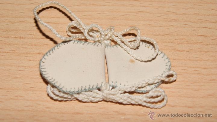 Antig&uuml;edades: Antiguo Escapulario Virgen Mar&iacute;a 5 cm. * 2 cm. - Foto 2