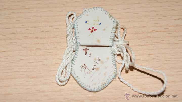 Antig&uuml;edades: Antiguo Escapulario Virgen Mar&iacute;a 5 cm. * 2 cm. - Foto 3