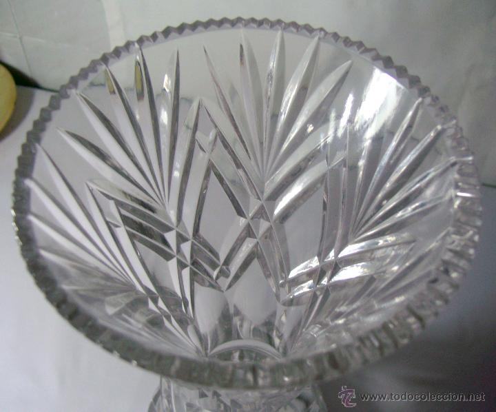 Antig&uuml;edades: JARRON DE CRISTAL TALLADO CON BASE DE PLATA - Foto 3