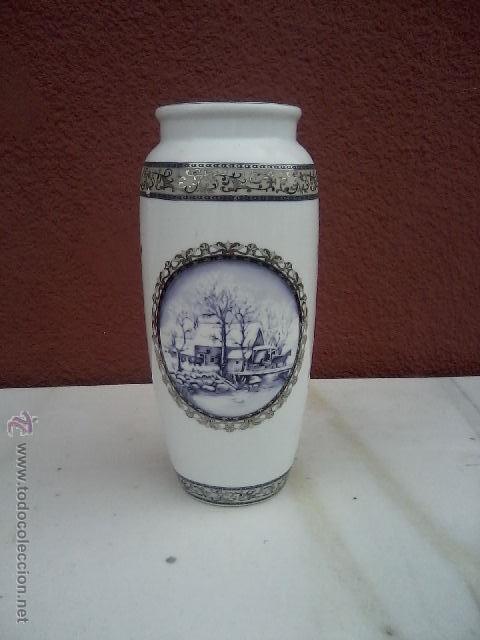 Antig&uuml;edades: FLORERO DE PORCELANA - Foto 1
