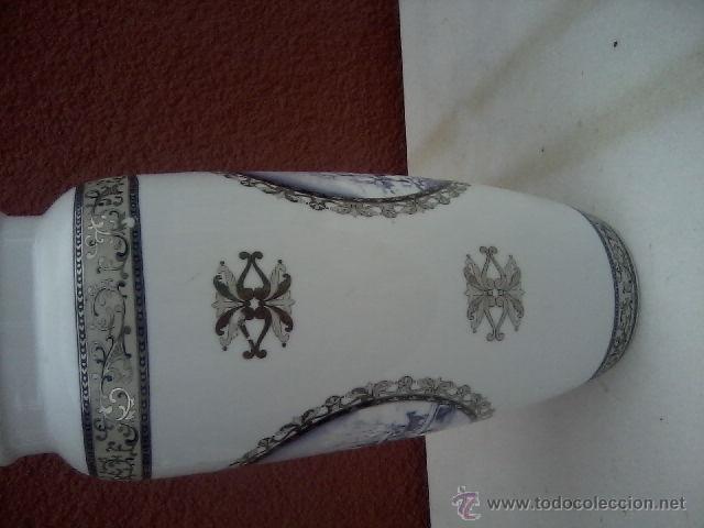 Antig&uuml;edades: FLORERO DE PORCELANA - Foto 2