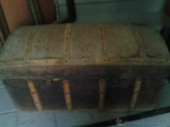 Antig&uuml;edades: baul bombe de los a&ntilde;os 20 -30 - Foto 1