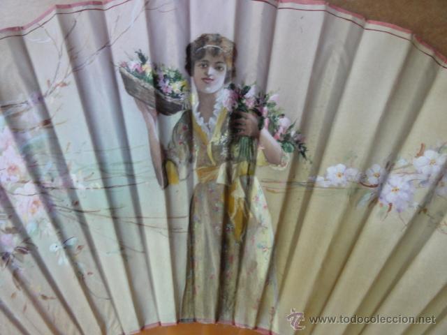 Antig&uuml;edades: Abanico pintado mujer con flores - Foto 1