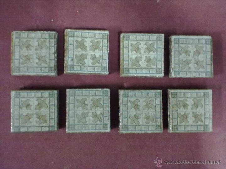 Antig&uuml;edades: 8 BALDOSAS AZULEJOS OLAMBRILLAS FLOR DE LIS - Foto 1