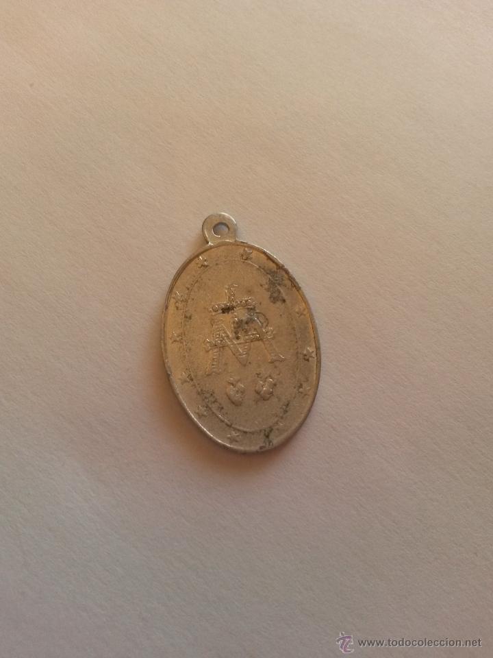 Antig&uuml;edades: Medalla religiosa ,virgen 3 x 1,8 cms - Foto 2