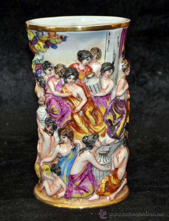 Antig&uuml;edades: PRECIOSO JARR&Oacute;N EN PORCELANA ITALIANA CAPODIMONTI, ESCENA MITOLOGICA