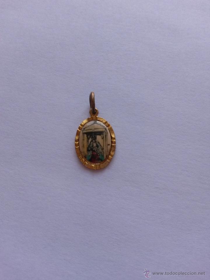 Antig&uuml;edades: medalla virgen de Leon de 1,8 x 1,1 cms - Foto 1