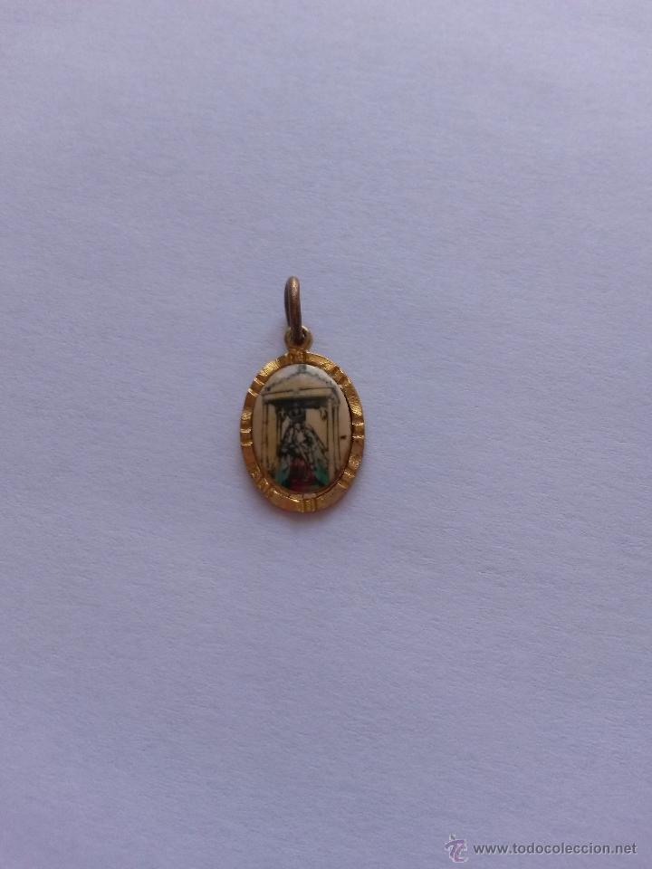 Antig&uuml;edades: medalla virgen de Leon de 1,8 x 1,1 cms - Foto 1