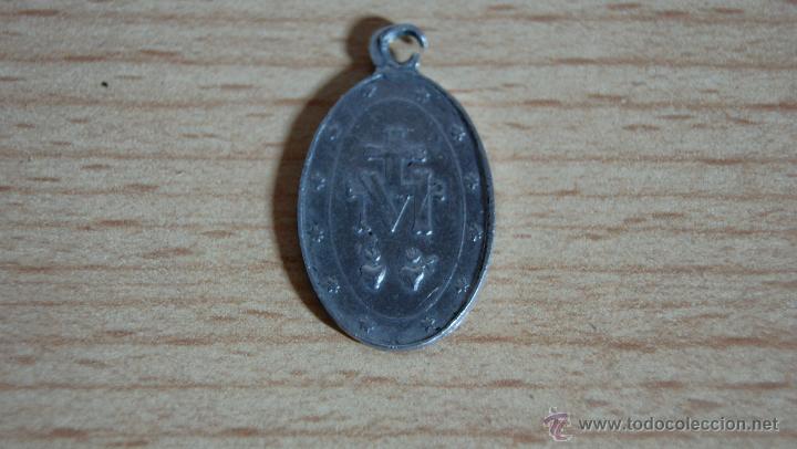 Antig&uuml;edades: Medalla de aluminio Virgen Maria - Foto 2