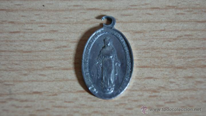 Antig&uuml;edades: Medalla de aluminio Virgen Maria - Foto 3