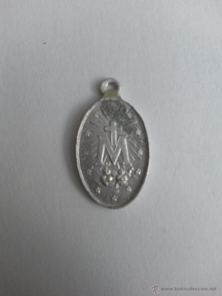 Antig&uuml;edades: Medalla virgen de 2,3 x 1,3 cms - Foto 2