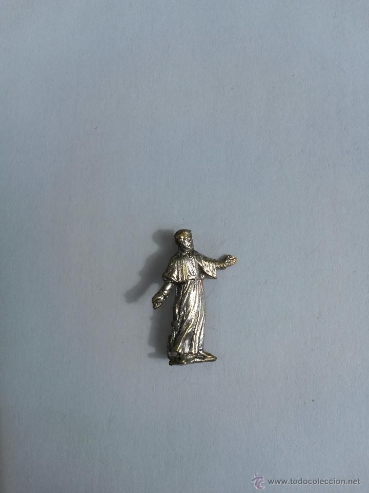 Antig&uuml;edades: Pin religioso de 2,3 x 1,7 cms - Foto 1