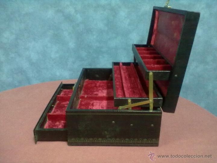 Antig&uuml;edades: CAJA EXPOSITOR JOYERO CUERO - Foto 2