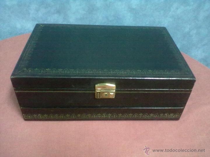 Antig&uuml;edades: CAJA EXPOSITOR JOYERO CUERO - Foto 3