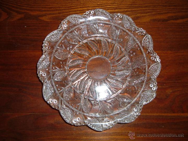 Antig&uuml;edades: Platitos de cristal prensado - Foto 2