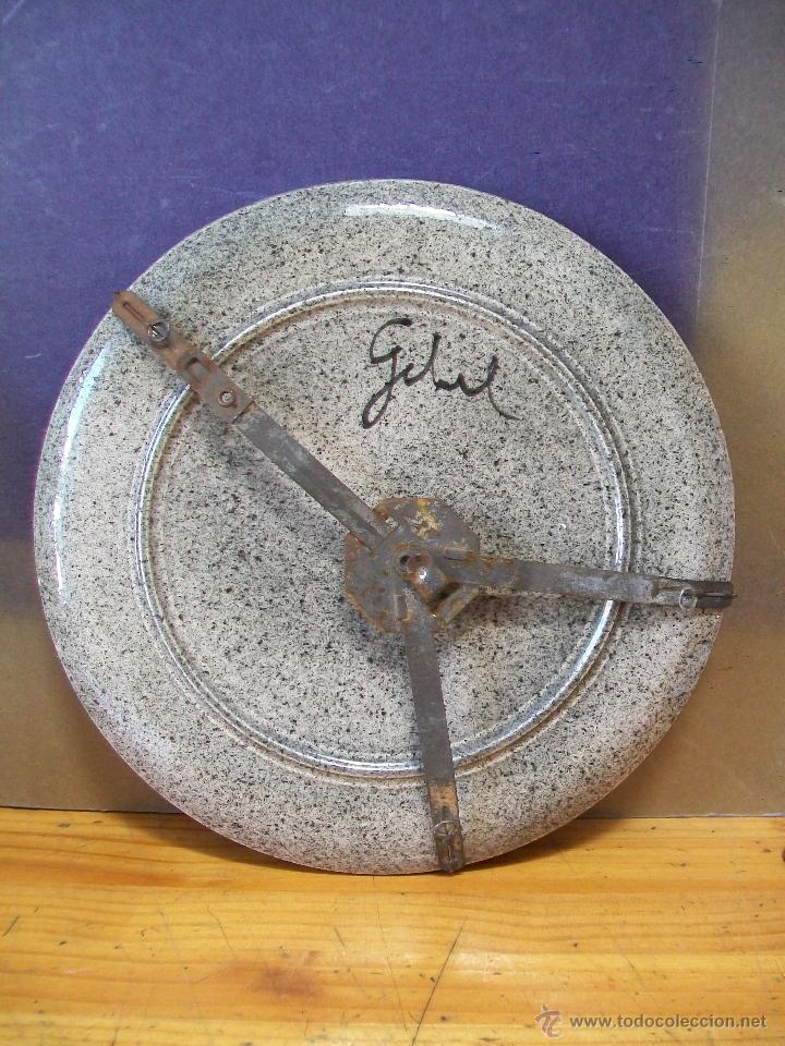 Antig&uuml;edades: Plato con Toro Alcaico. Firmado. - Foto 2