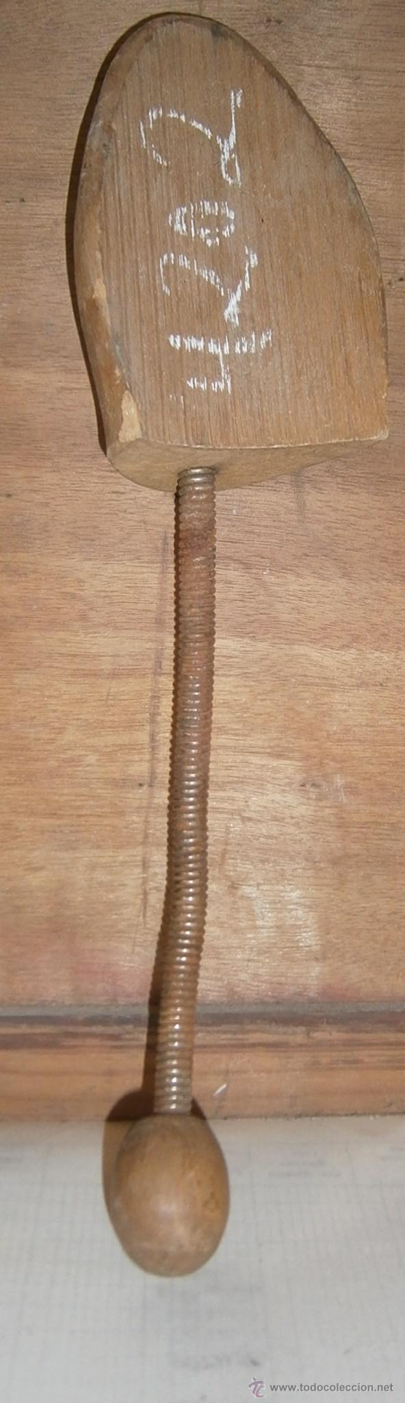 Antig&uuml;edades: Horma de zapato de 31,5cm - Foto 1