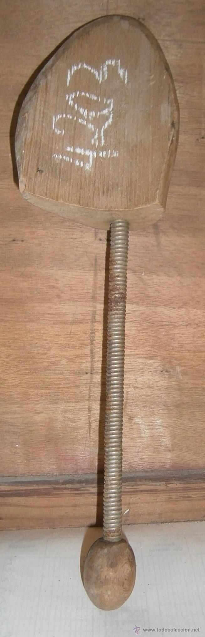 Antig&uuml;edades: Horma de zapato de 31,5cm - Foto 1