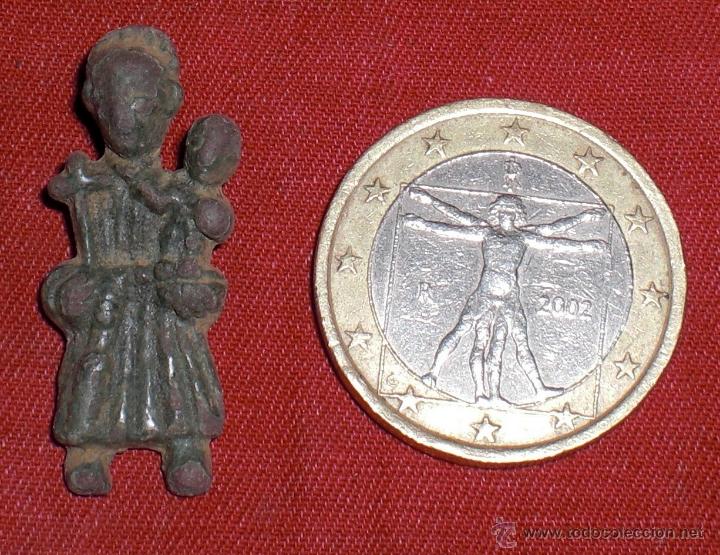 Antig&uuml;edades: Medalla forma de santo siglo XIX - Foto 1