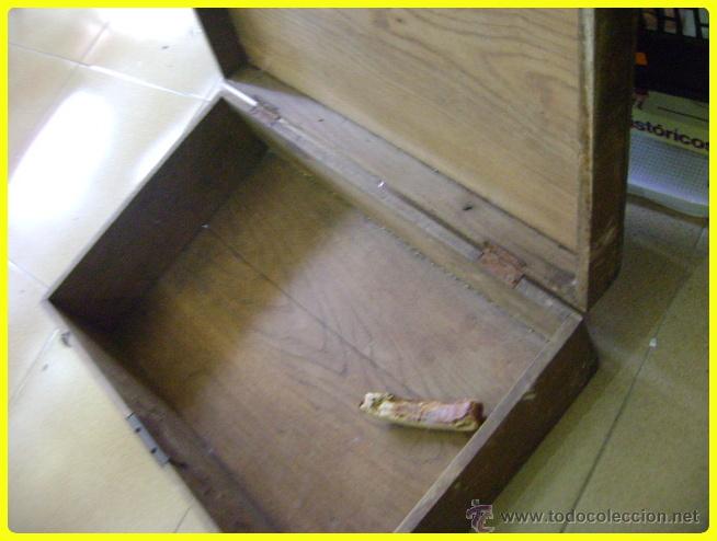 Antig&uuml;edades: Antigua maleta de madera - Foto 2