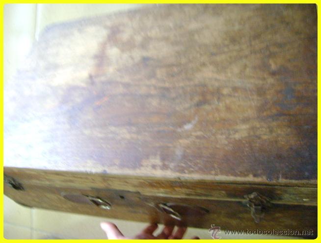 Antig&uuml;edades: Antigua maleta de madera - Foto 8