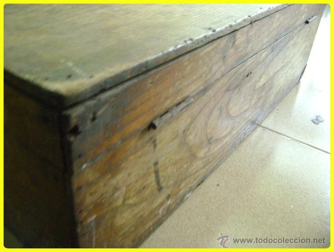 Antig&uuml;edades: Antigua maleta de madera - Foto 9
