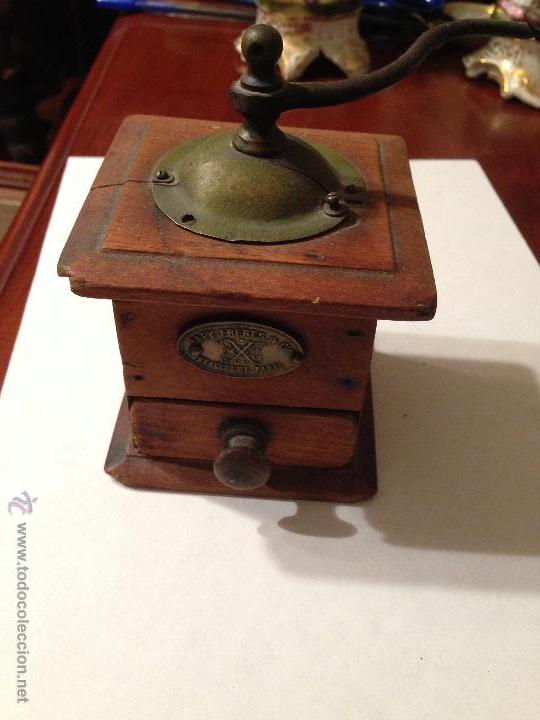 Antig&uuml;edades: MOLINILLO DE CAF&Eacute; ANTIGUO DE MADERA DE NOGAL MARCA JAPY FR&Egrave;RES & CIE - BEAUCOURT PARIS