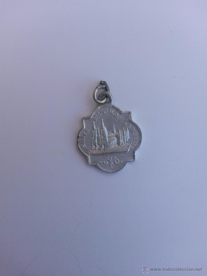 Antig&uuml;edades: Medalla nuestra se&ntilde;ora de lujan de 1,9 x 1,5 cms - Foto 2