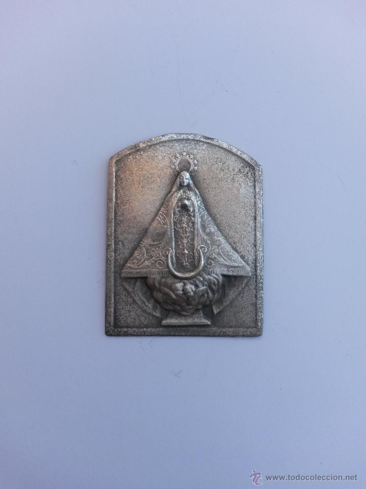 Antig&uuml;edades: Chapa con virgen de 3 x 2,3 cms - Foto 3