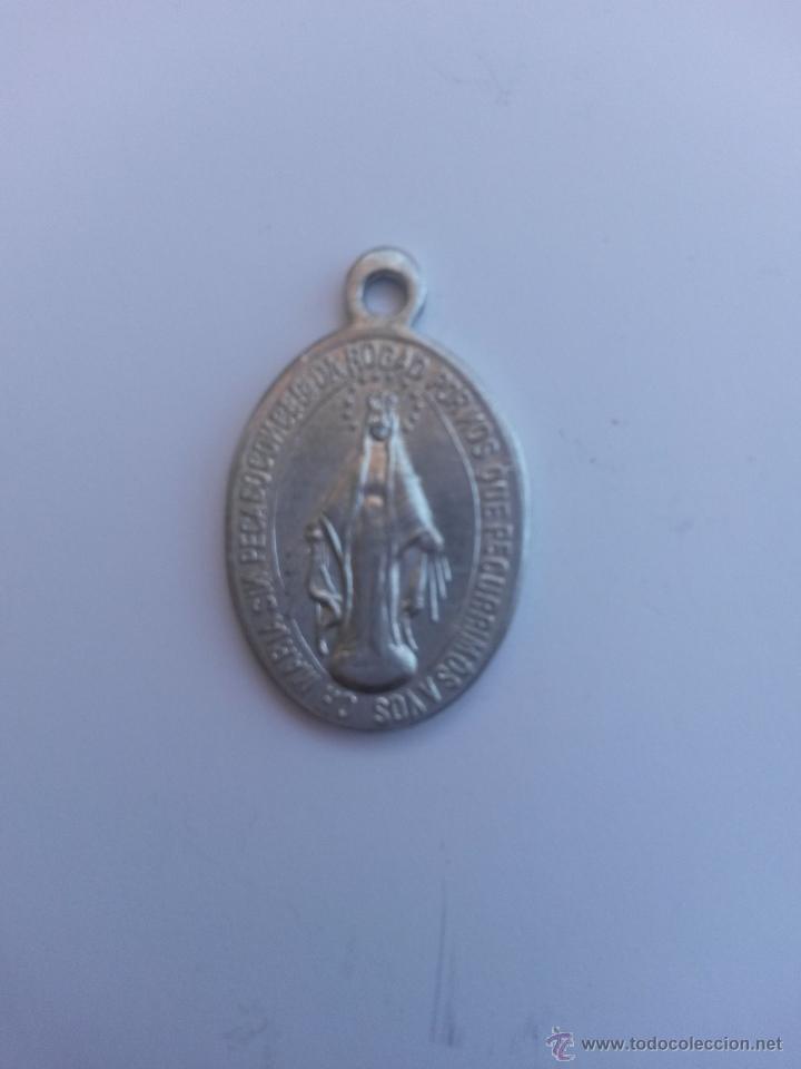 Antig&uuml;edades: Medalla virgen maria de 2,5 x 1,5 cms - Foto 1