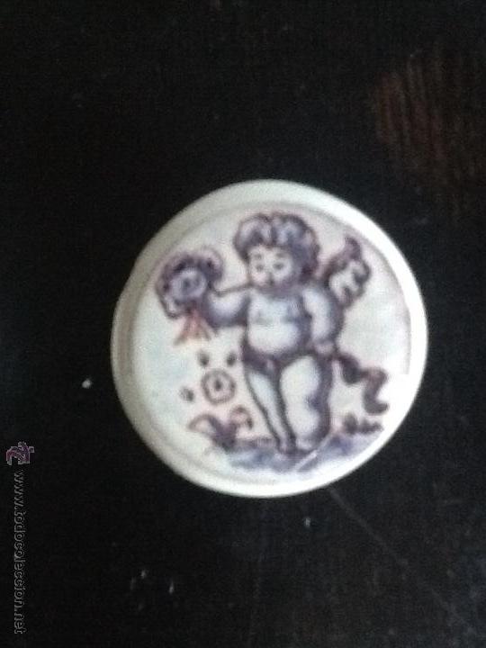Antig&uuml;edades: BOT&Oacute;N DE CERAMICA DE TALAVERA CON QUERUBIN - Foto 1