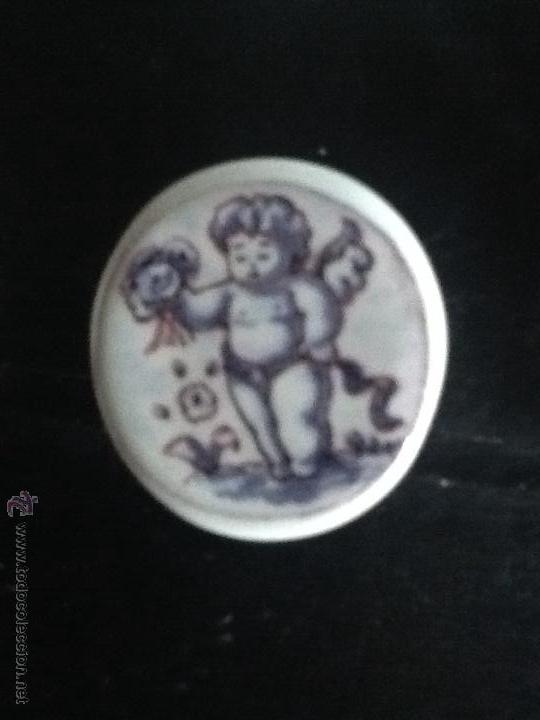 Antig&uuml;edades: BOT&Oacute;N DE CERAMICA DE TALAVERA CON QUERUBIN - Foto 1