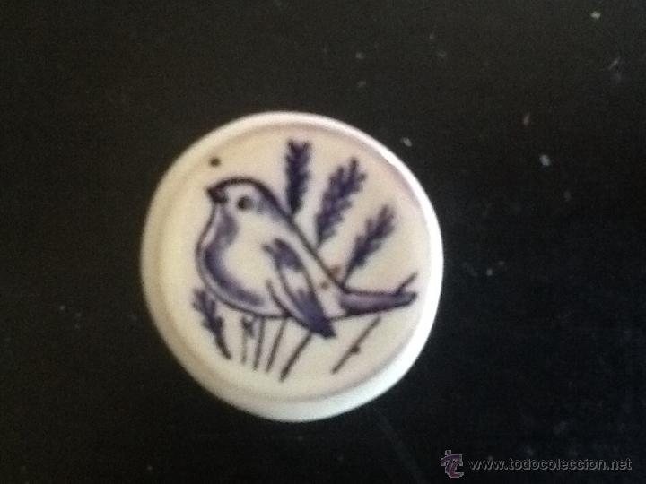 Antig&uuml;edades: BOT&Oacute;N DE CERAMICA DE TALAVERA CON P&Aacute;JARO - Foto 1