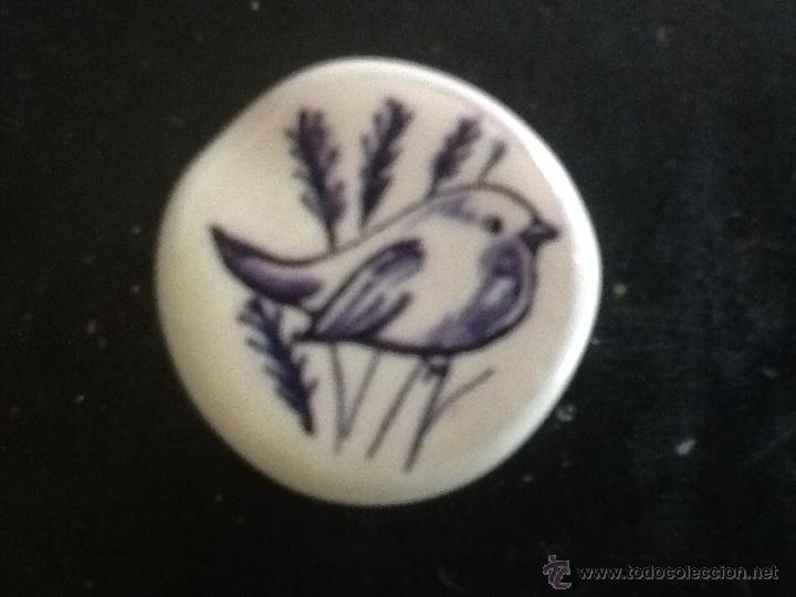 Antig&uuml;edades: BOT&Oacute;N DE CERAMICA DE TALAVERA CON P&Aacute;JARO - Foto 1