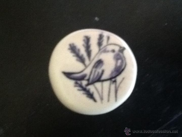 Antig&uuml;edades: BOT&Oacute;N DE CERAMICA DE TALAVERA CON P&Aacute;JARO - Foto 1