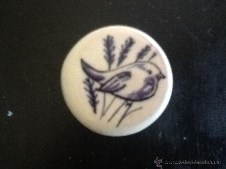 Antig&uuml;edades: BOT&Oacute;N DE CERAMICA DE TALAVERA CON P&Aacute;JARO - Foto 1