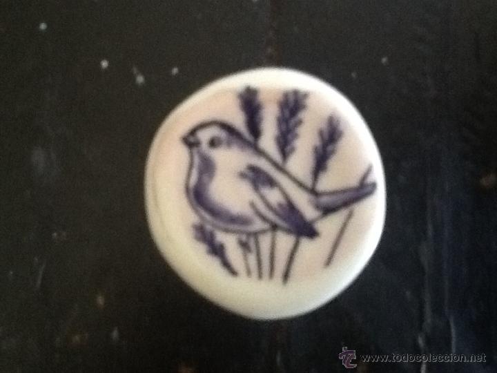 Antig&uuml;edades: BOT&Oacute;N DE CERAMICA DE TALAVERA CON P&Aacute;JARO - Foto 1