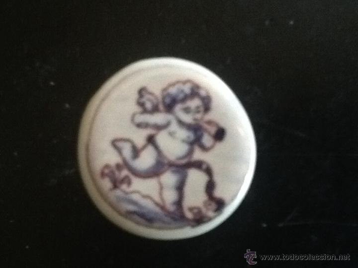Antig&uuml;edades: BOT&Oacute;N DE CERAMICA DE TALAVERA CON QUERUBIN - Foto 1