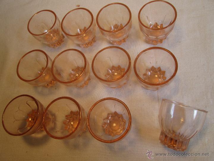 Antig&uuml;edades: 12 VASOS CHUPITO CRISTAL ROSA - Foto 1