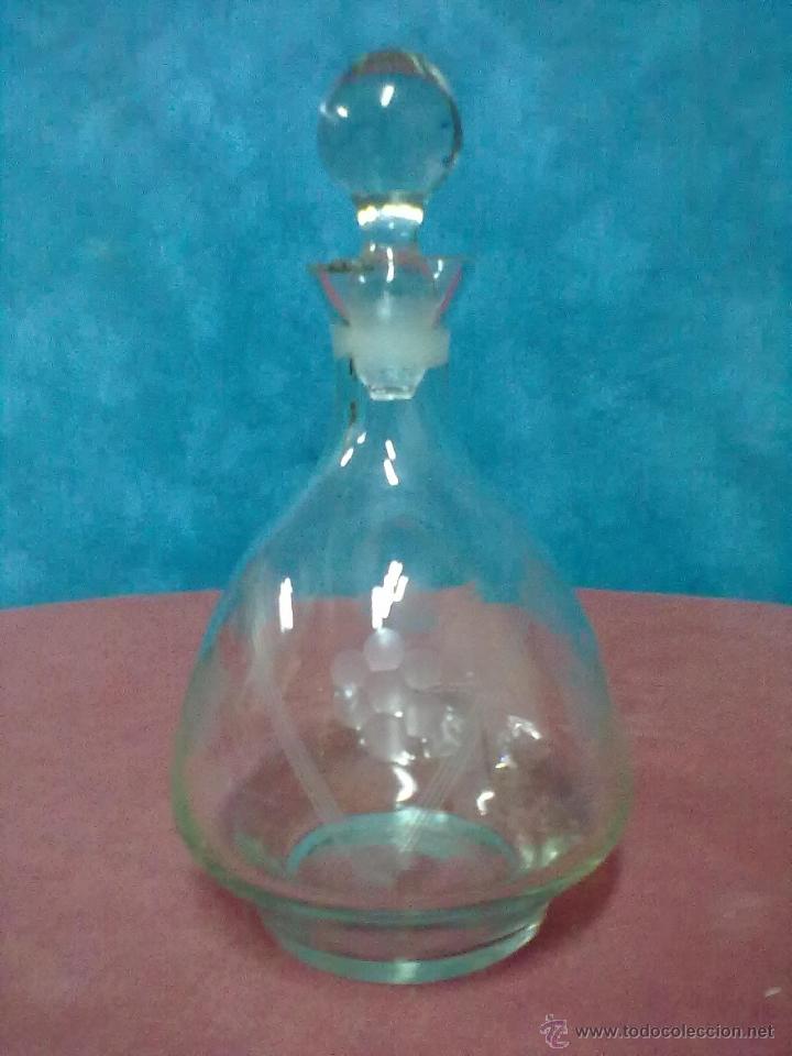 Antig&uuml;edades: BOTELLA CRISTAL SOPLADO Y TALLADO. - Foto 1