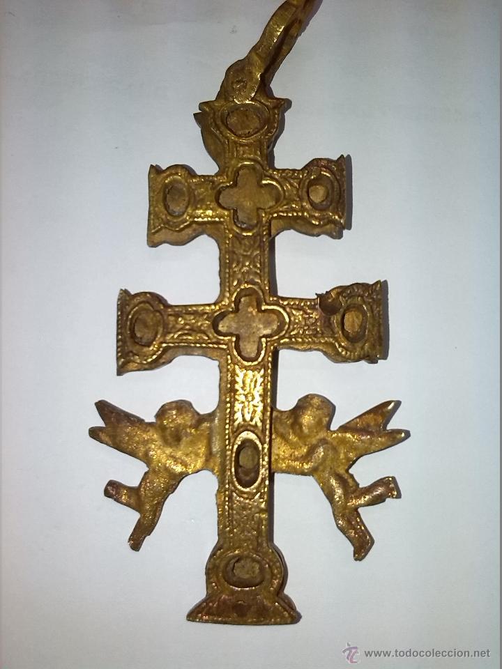Antig&uuml;edades: antigua cruz de caravaca en bronce. - Foto 3