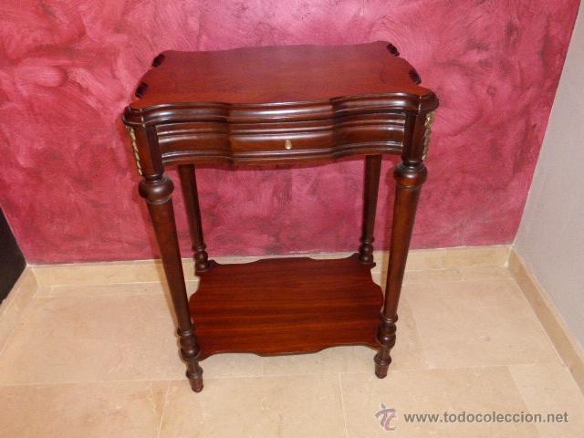 Antig&uuml;edades: MESITA RECTANGULAr CON FORMAS, DE MARQUETERIA - Foto 1