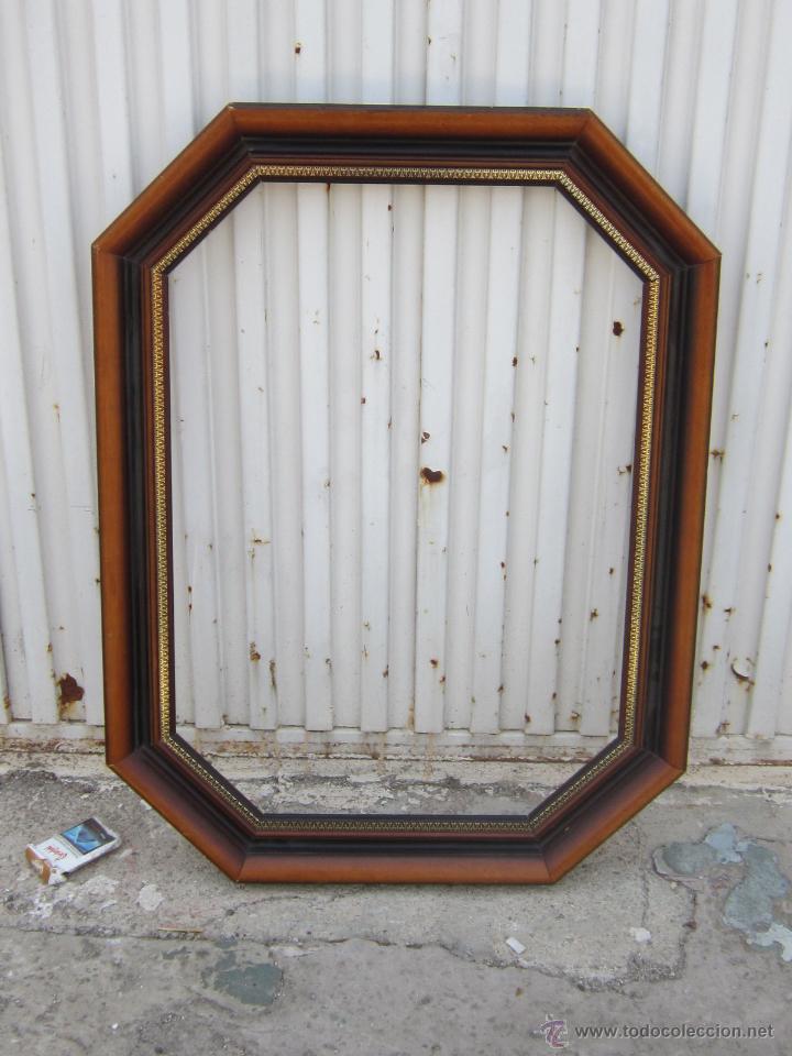 Antig&uuml;edades: MARCO EXAGONAL EN MADERA - Foto 1