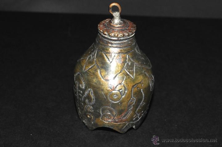 Antig&uuml;edades: ANTIGUA PIEZA EN BRONCE CON GRABADOS - Foto 2