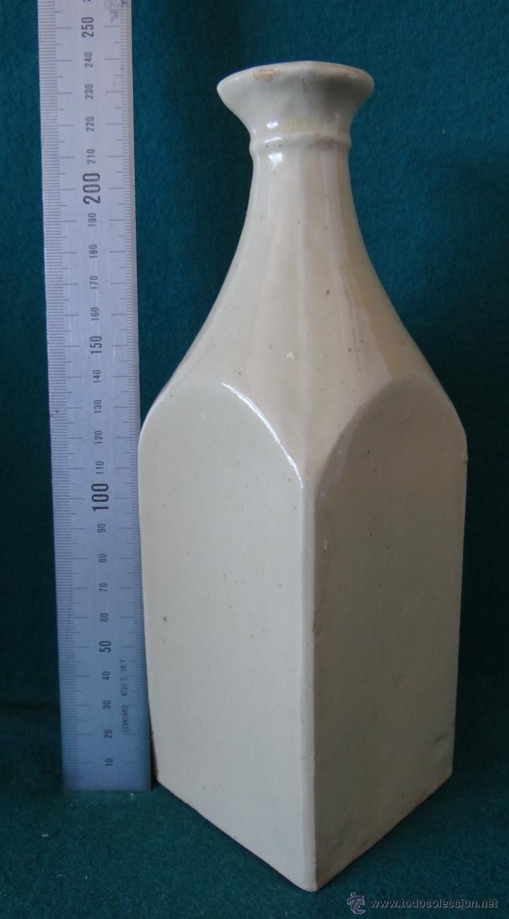 Antig&uuml;edades: ANTIGUA BOTELLA DE CERAMICA GRES CUADRADA CON PICO DE VERTER - - Foto 4