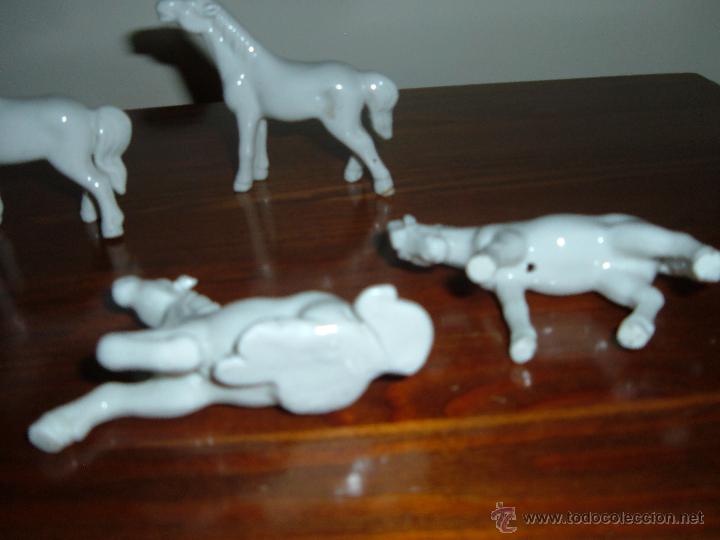 Antig&uuml;edades: 4 peque&ntilde;os caballos - Foto 3