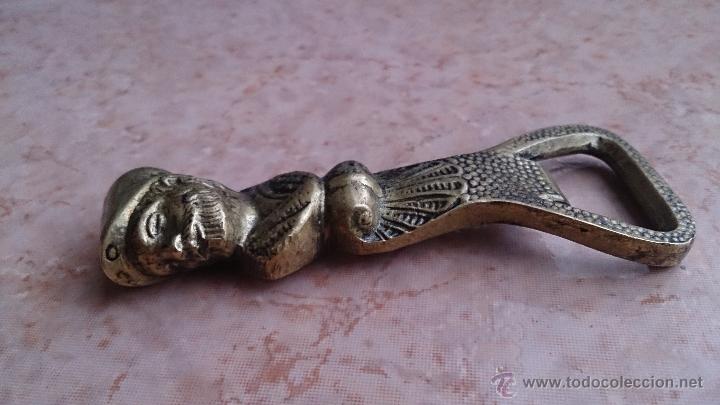 Antig&uuml;edades: Antiguo abridor en bronce cincelado . - Foto 2