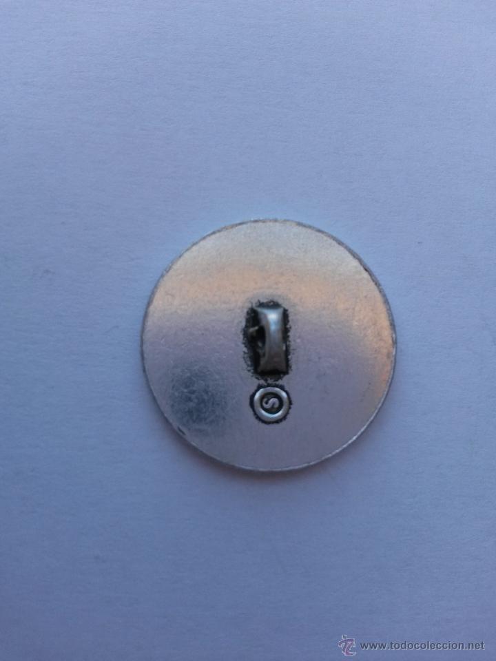 Antig&uuml;edades: Boton con ancla de 2,3 cms de diametro - Foto 2