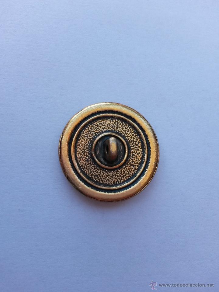 Antig&uuml;edades: Boton con ancla de 2,3 cms de diametro - Foto 2