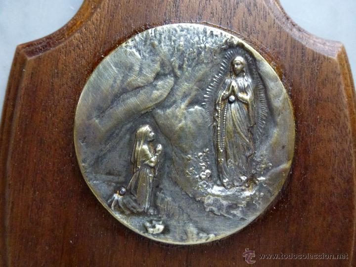 Antig&uuml;edades: Piqueta, benditera  Virgen de Lourdes. - Foto 2